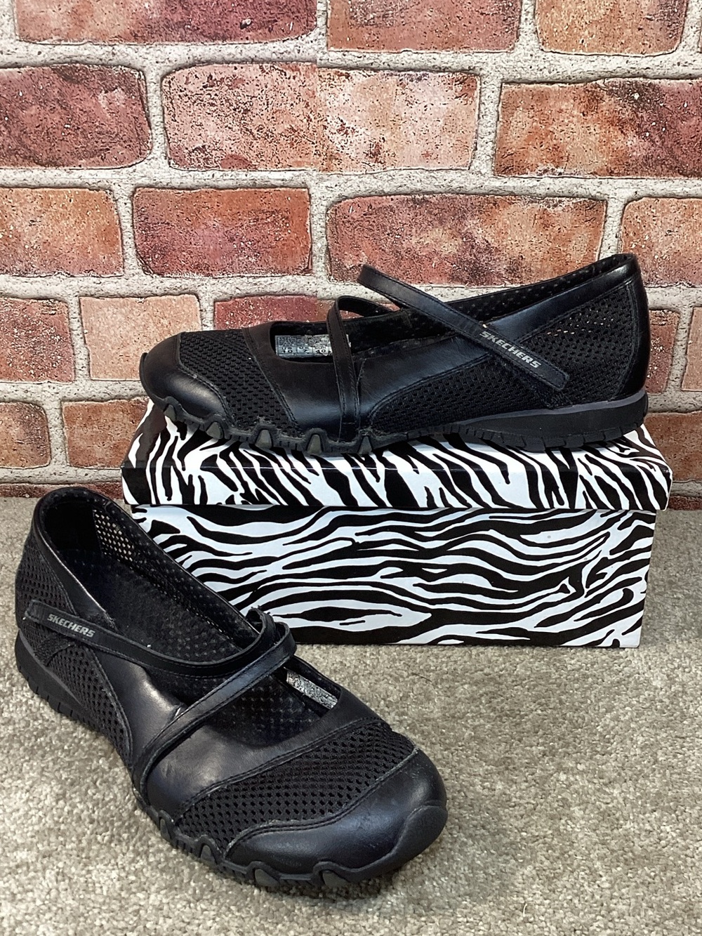 Skechers bikers Sightsee Womens black Mary Jane flats size 10